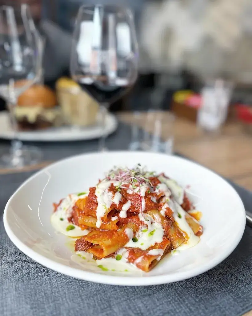 Lisa Ghisi_Bistro 3544_Lumino_review