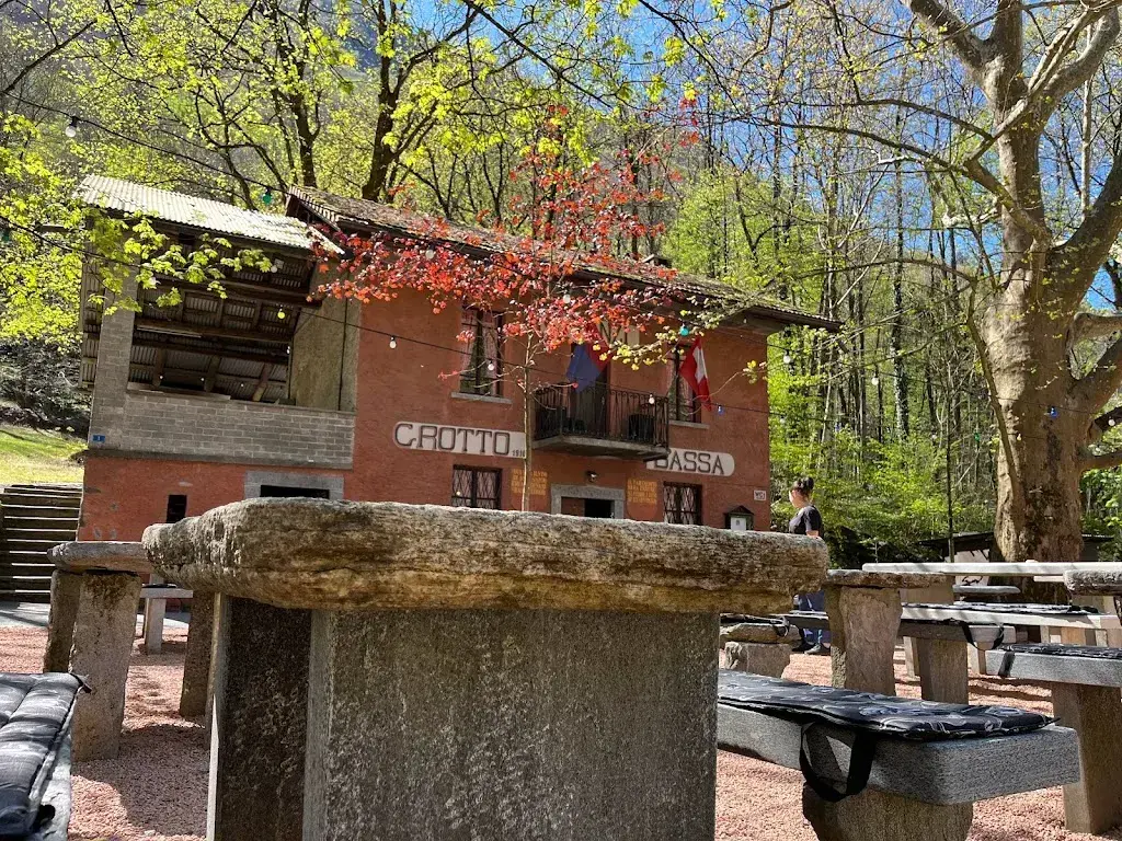 Ristorante Grotto Bassa_Lumino_slider_image_3