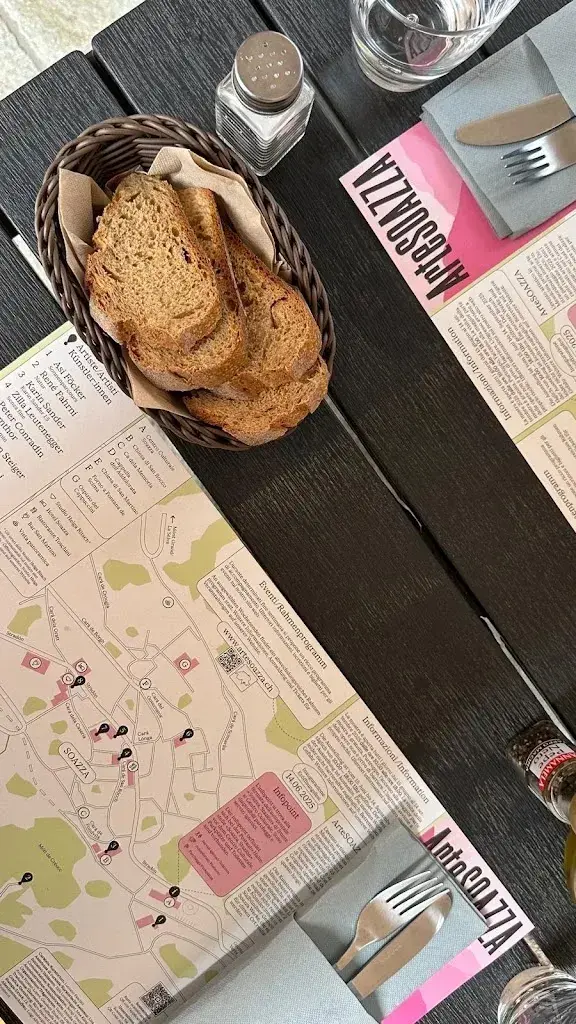 Helga Ritsch_Bar Osteria Toschini_Soazza_recensione