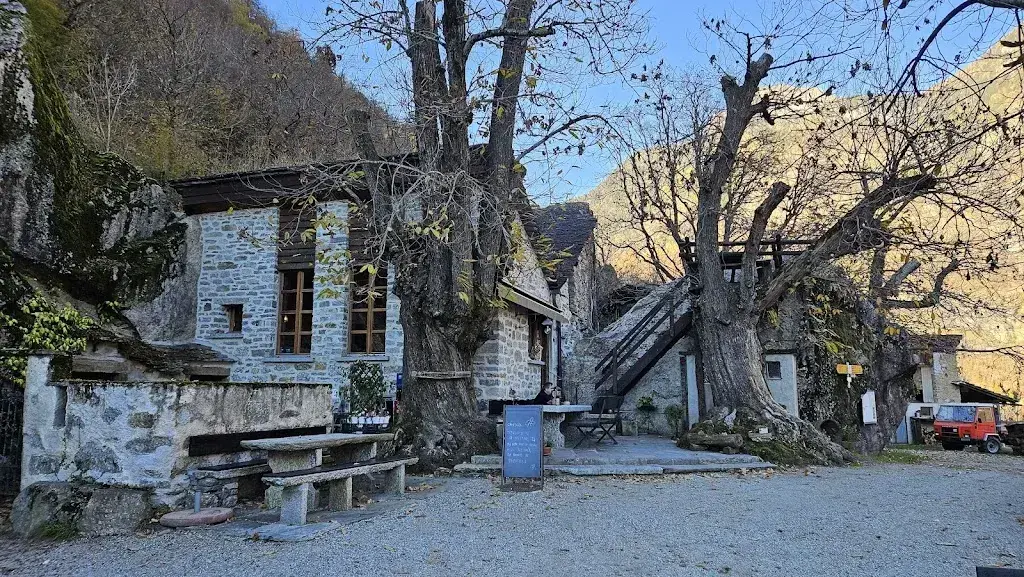 Grotto Milani_Ludiano_slider_image_3