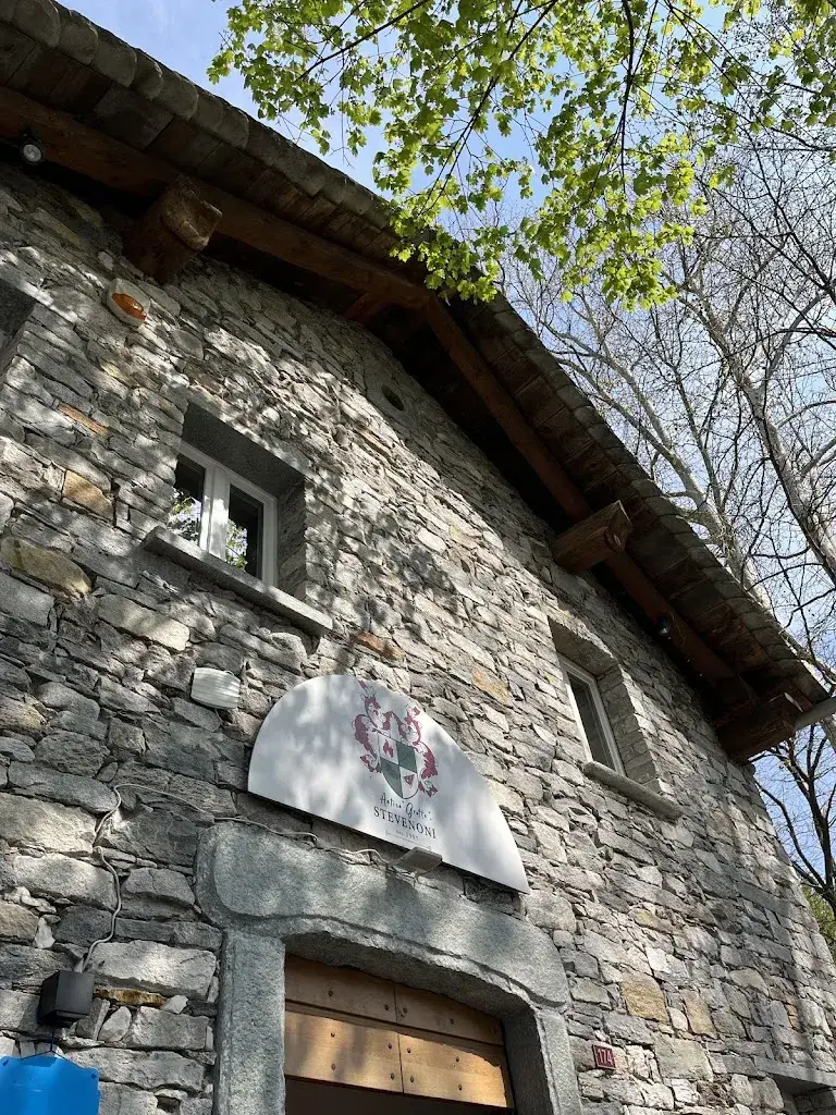 Oliver Rogge_Antico Grotto Stevenoni_S. Vittore_review