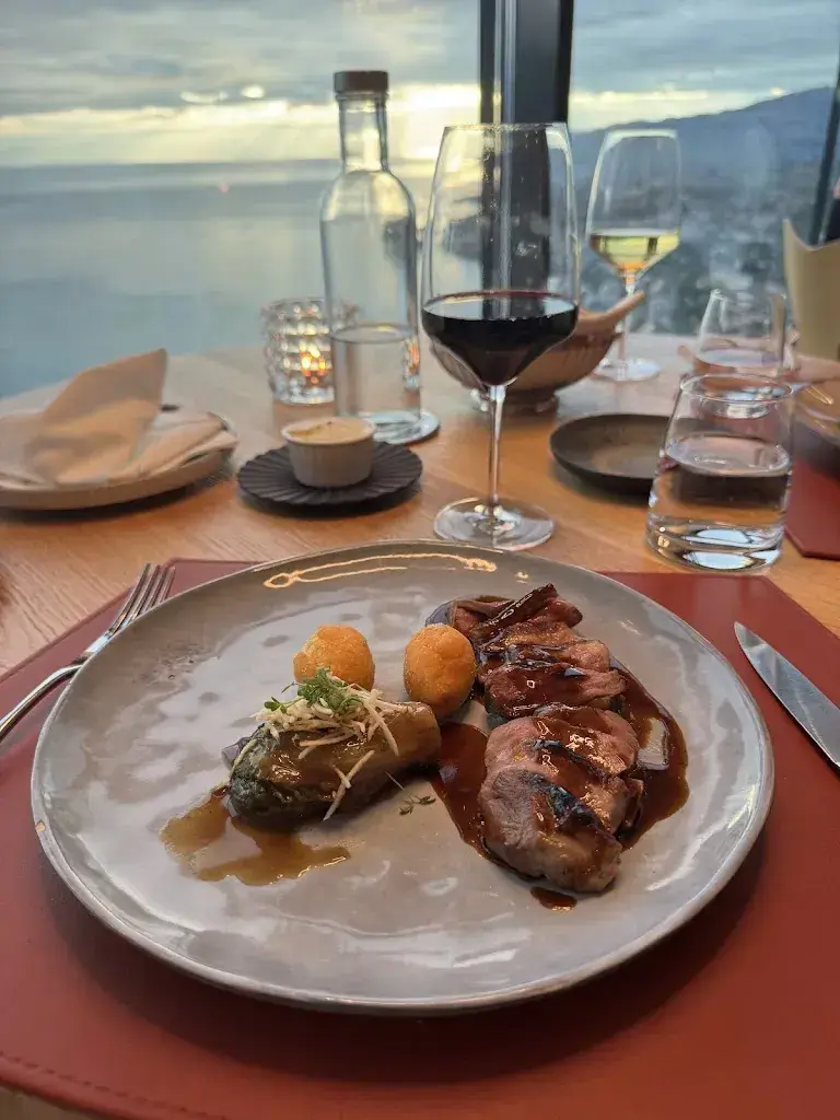 J F_Maison Décotterd_Glion_review