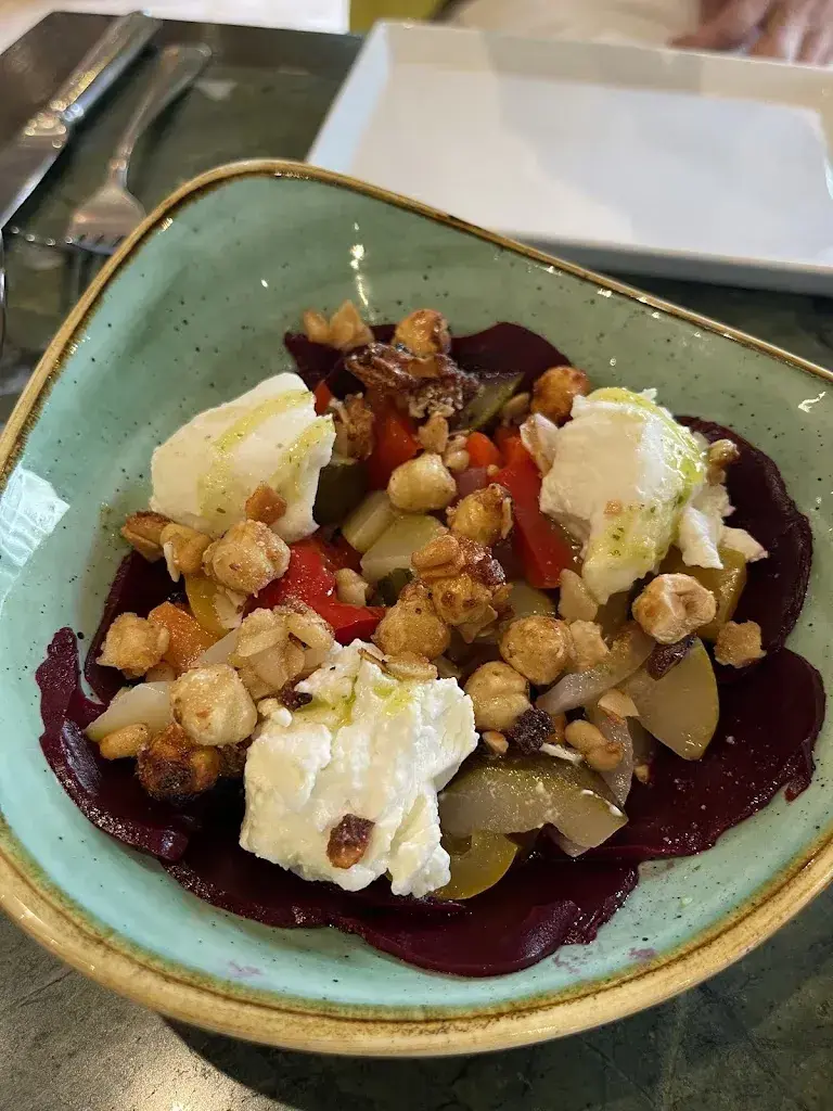 Boon family_Molino_Vevey_review