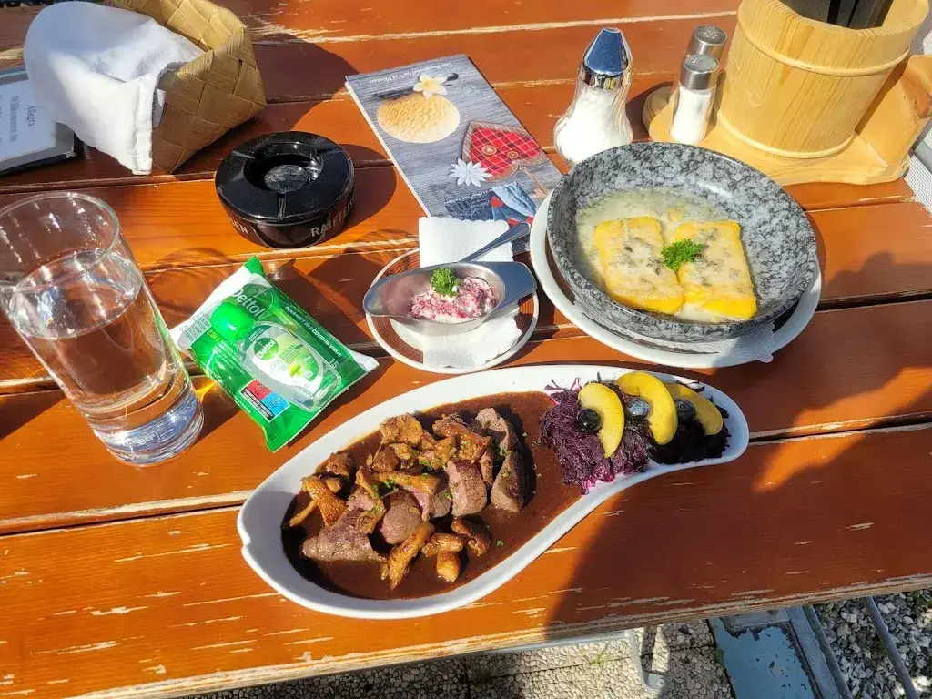 Solomon Moshi_Süsom Givè_Tschierv_review