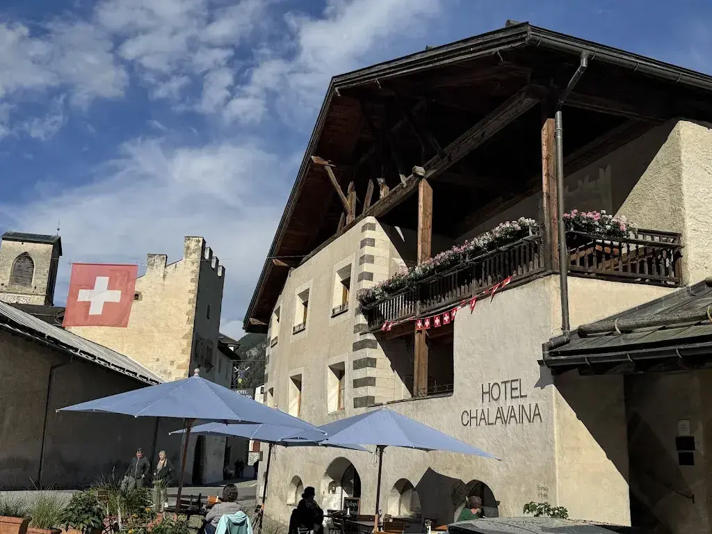 Roman_Hotel Chasa Chalavaina - Historisches Hotel des Jahres 2024_Müstair_review