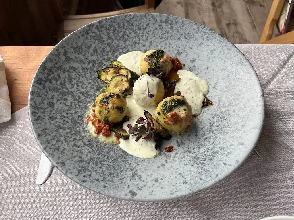 Cari Ack_Landgasthof Sommerfeld_Pragg_review