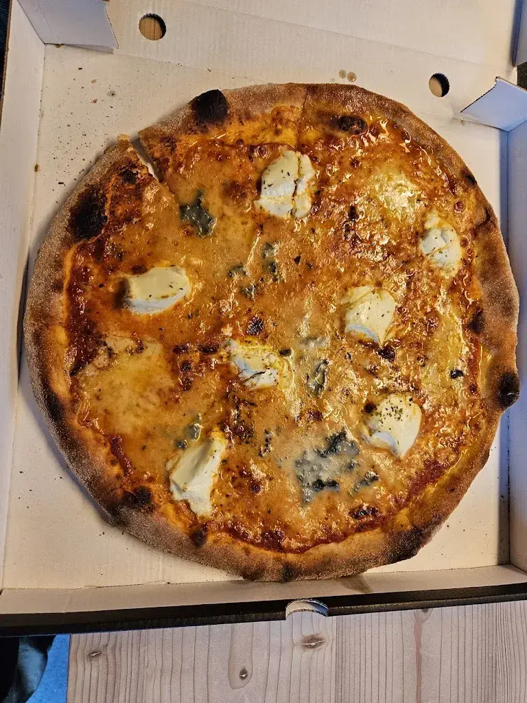 Gavin J_Pizzeria Au_Fideris_review