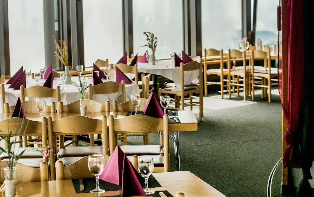 Tournant Panoramique Le Kuklos restaurante en Leysin