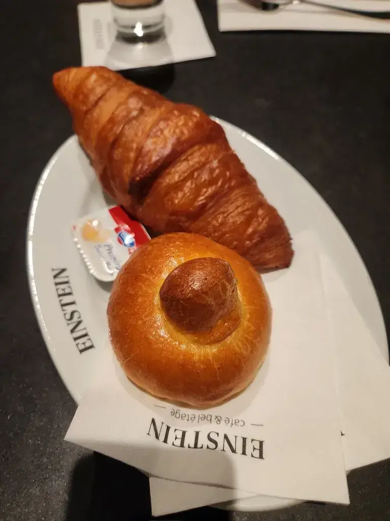 Thip R_Einstein – café & bel étage_Bern_recensione