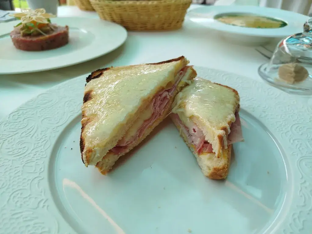 Álvaro V._Vereina Stübli_Klosters-Serneus_review