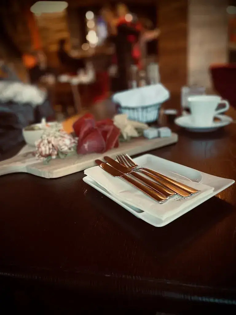 Menu_BÄR'S Café Bistro Lounge_Klosters-Serneus_immagine_9