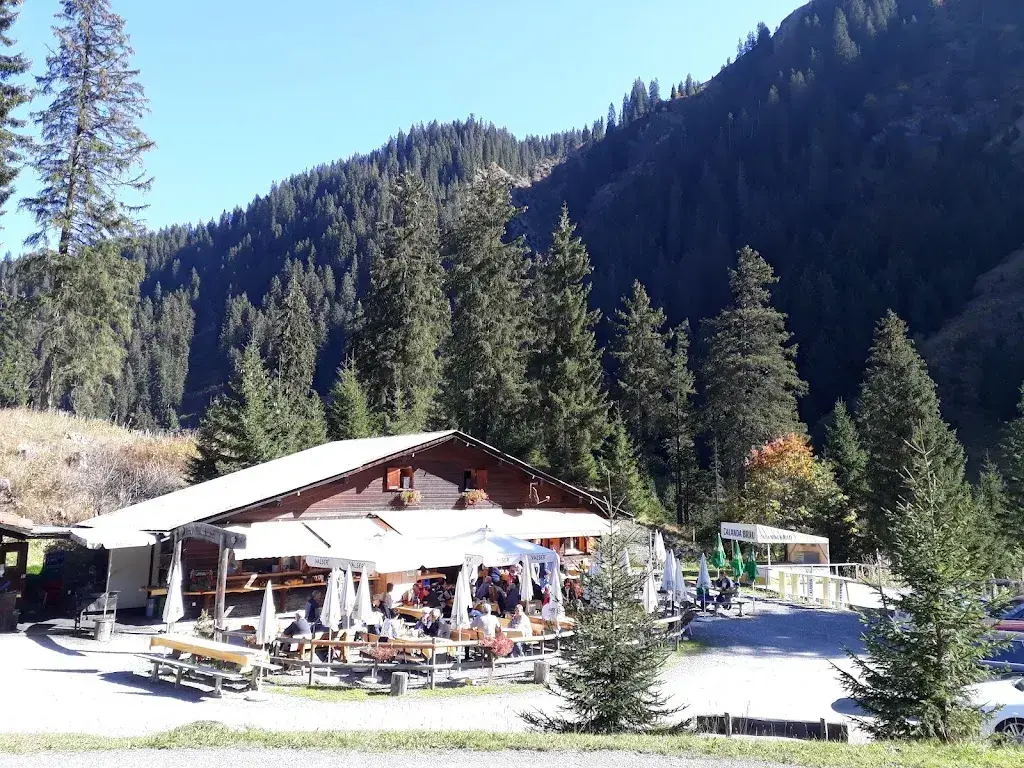 casey round_Grüenbödeli GmbH_Klosters-Serneus_review