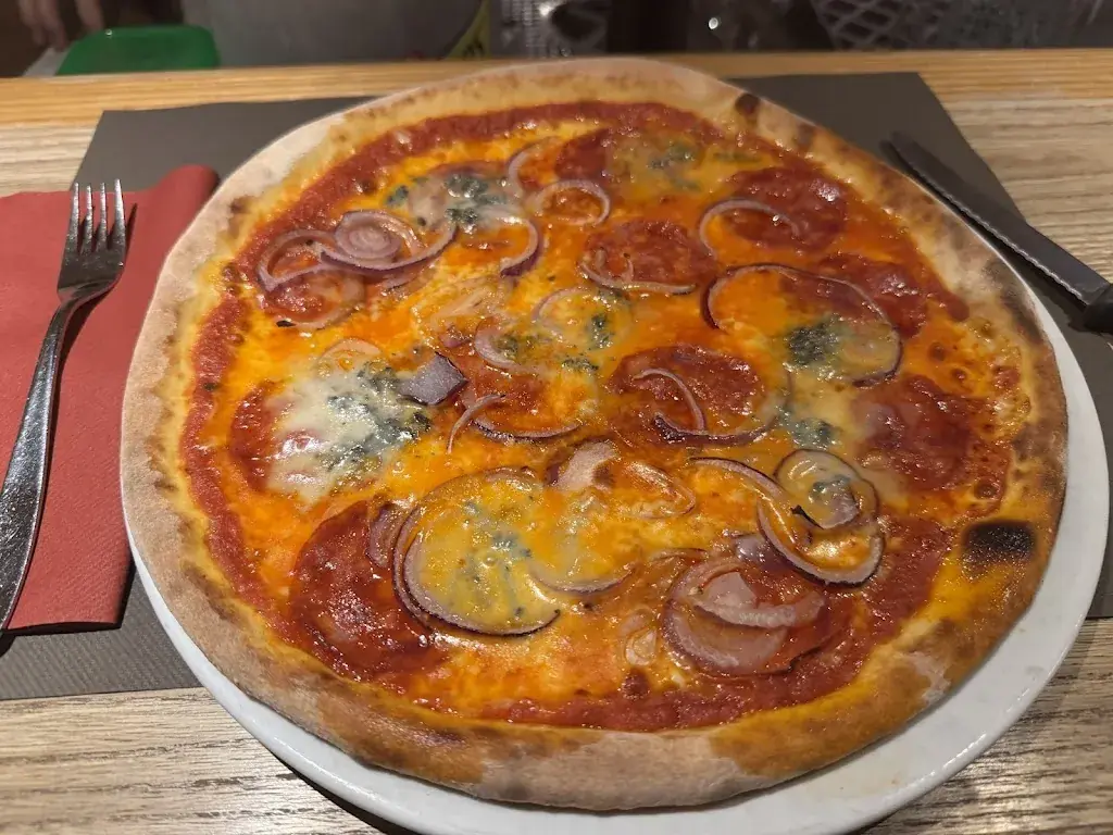 Kris Kaz_Pizzeria Madrisa-Mia_Klosters-Serneus_review
