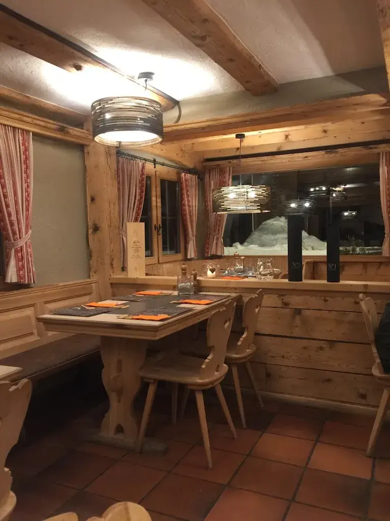 cesare lanza_Pizzeria Madrisa-Mia_Klosters-Serneus_review