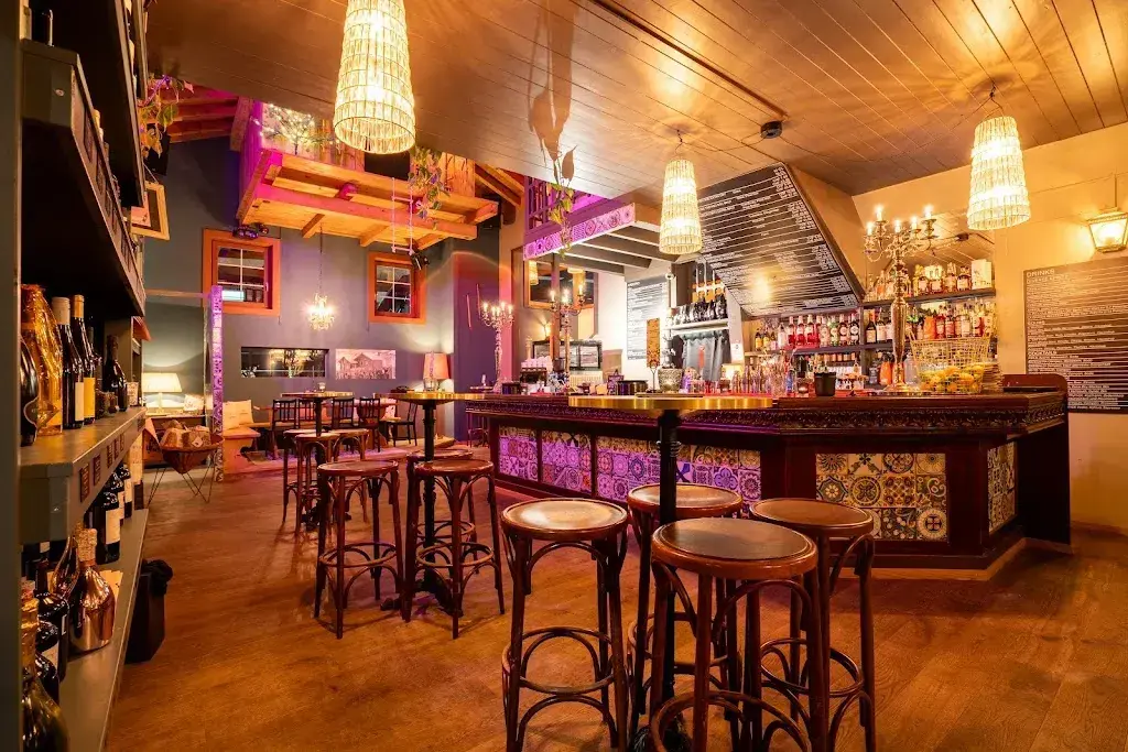 Armando's pane e vino_Klosters-Serneus_slider_image_1