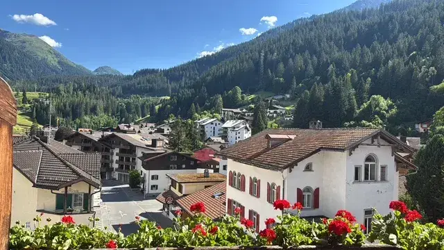 N Hubner_Hotel Chesa Grischuna_Klosters-Serneus_avis