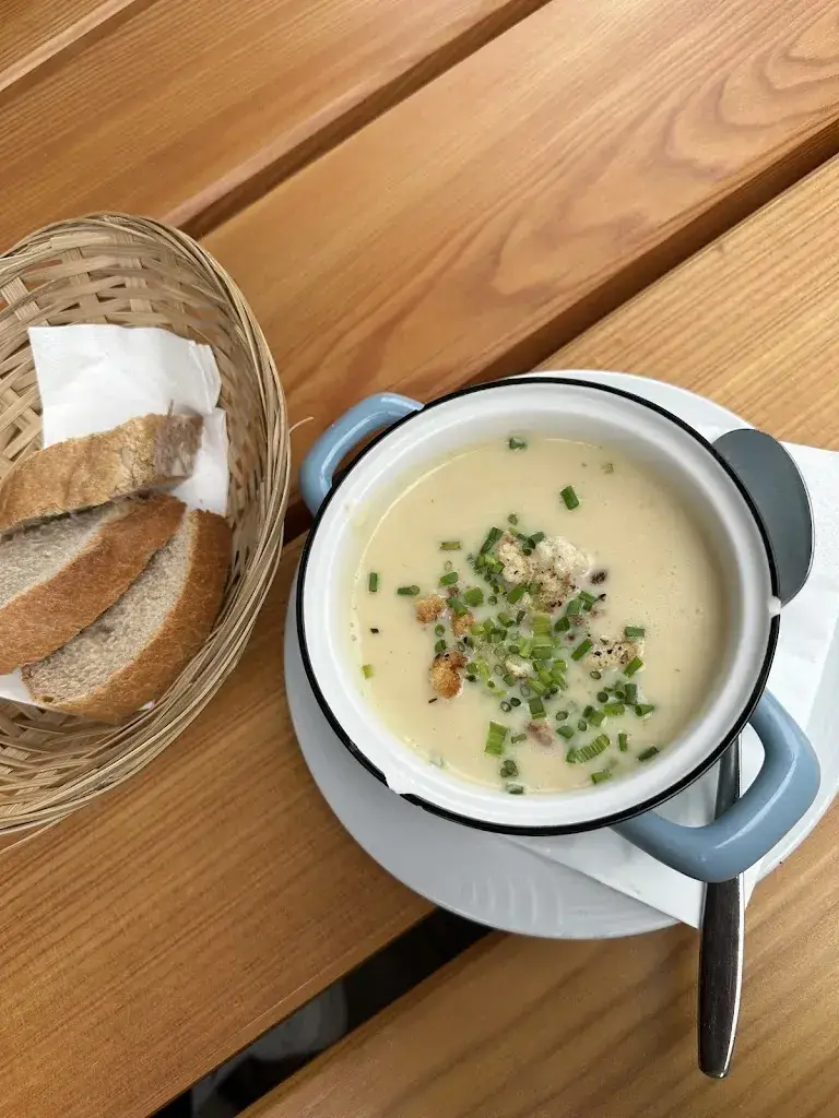 Viktoria Smile_Berggasthaus Battagliahütte_Malix_review