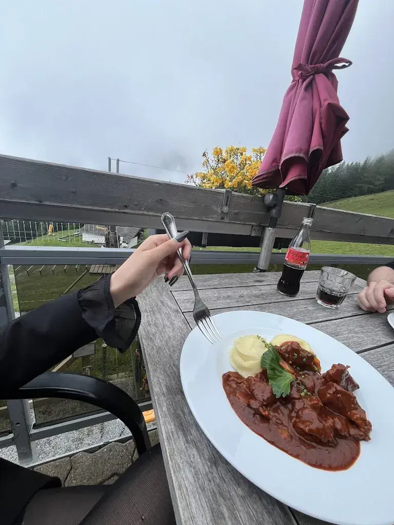 Ashley O'Sullivan_Bergrestaurant Pradaschier_Churwalden_review