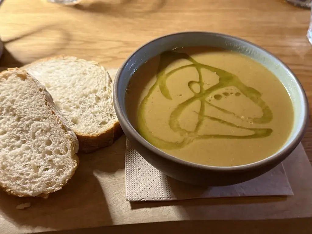 Evan Butlin_Güterschuppen Arosa_Arosa_review