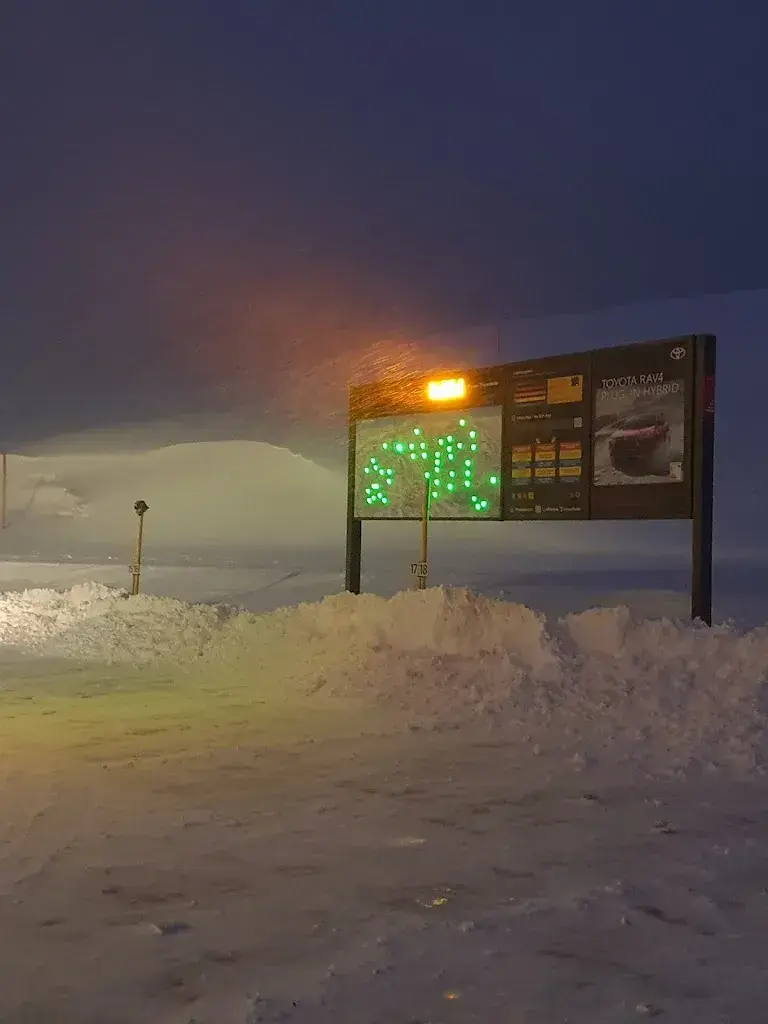 Zuzana Fetzer_Prätschli-Stall_Arosa_review