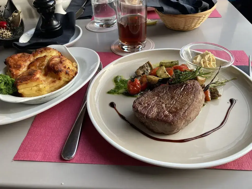 Matthias Schläfli_Restaurant Leo1818_Büren an der Aare_avis