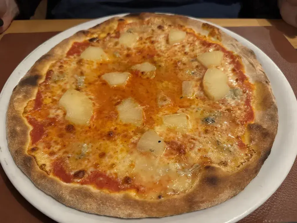 Dominic Handke_Pizzeria zur Krone_Trimmis_review