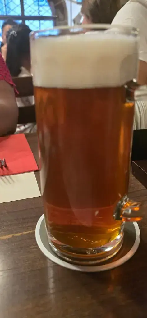 Jackson Faleiro_Zeughauskeller_Zürich_review