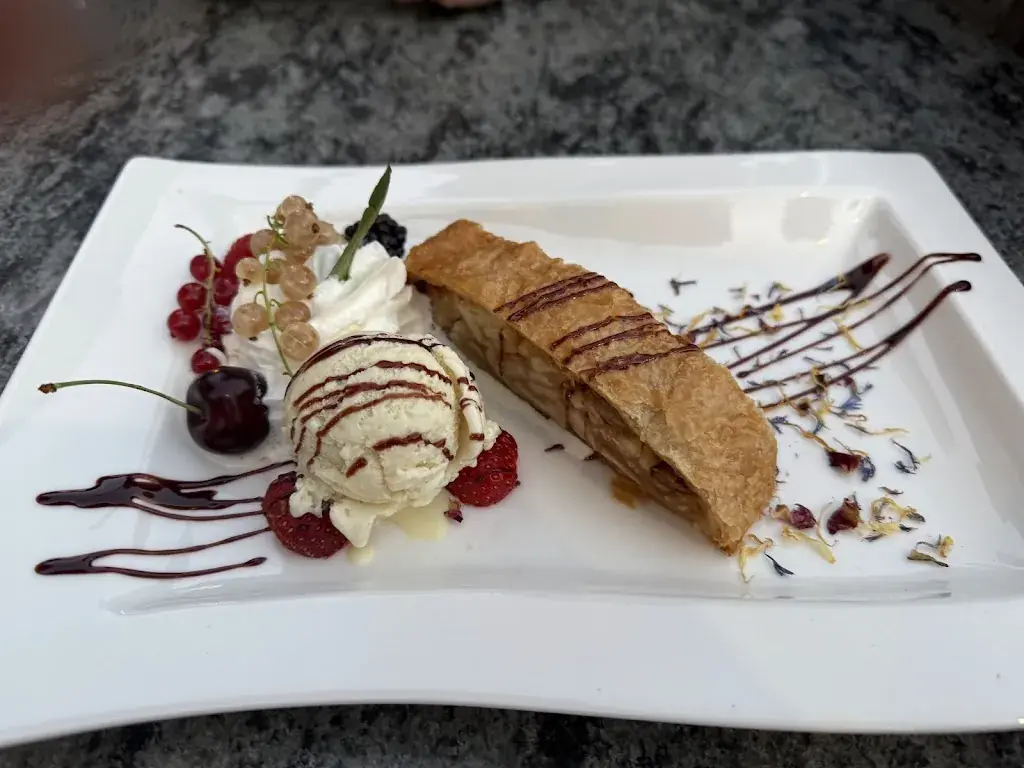 Alexandra Cudré-Mauroux_Restaurant Grischuna_Arosa_review