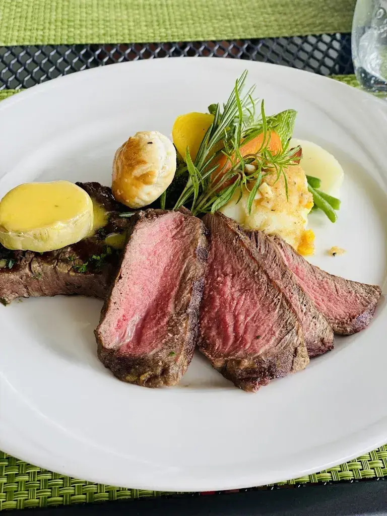 Ghazaleh Eghlima_Krone_Igis_recensione