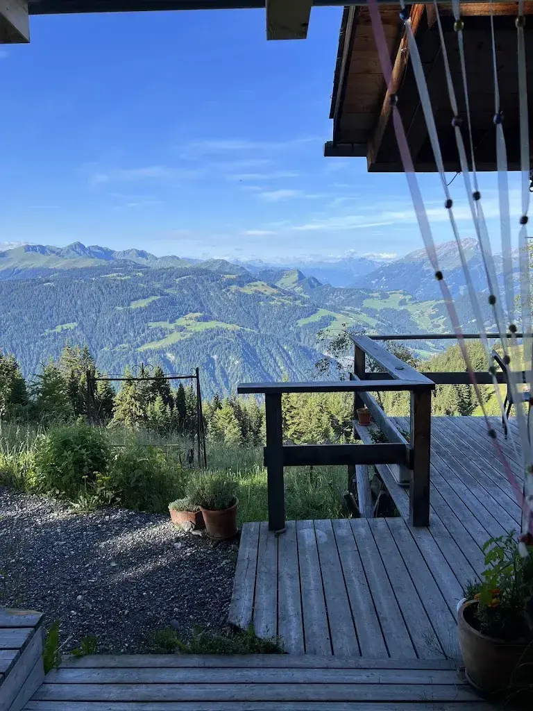 Ina Vöhringer_Berggasthaus Sassauna_Fanas_review