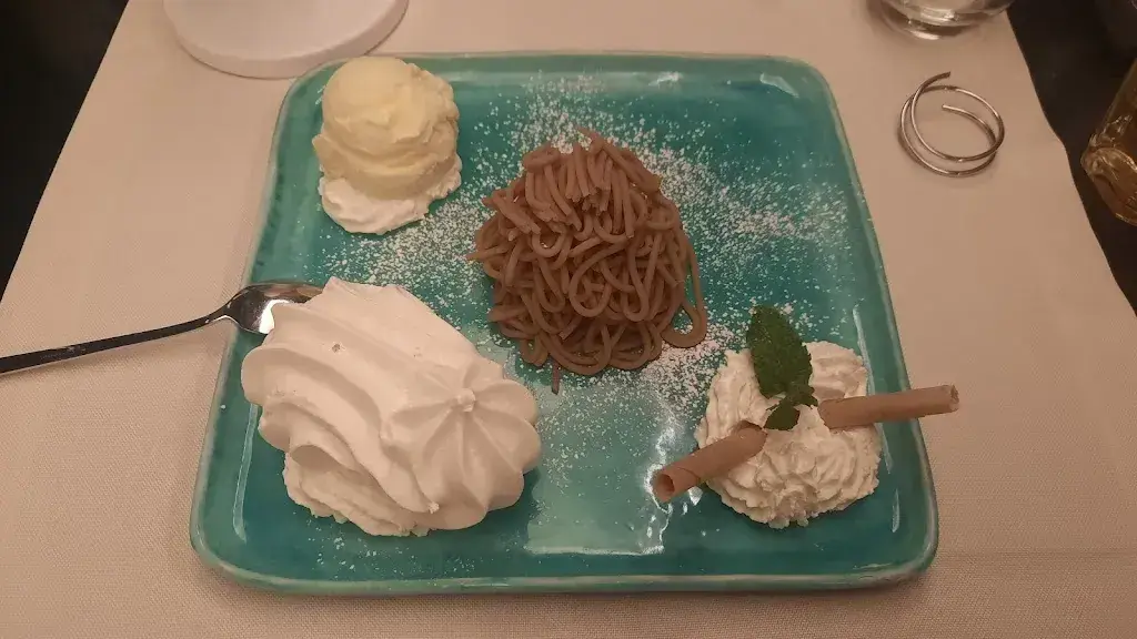 Petra Corradini _Hotel Restaurant Pizzeria Alpina_Schiers_review