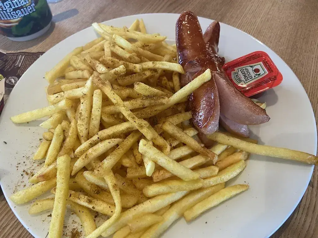 Levia Lexen_Leo's Snackbar_Obersaxen_recensione