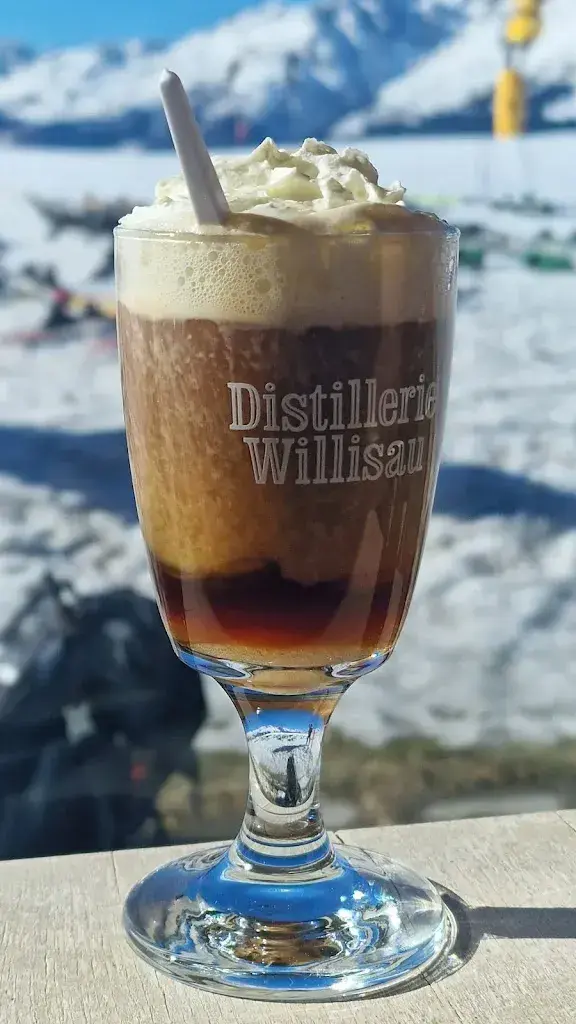 Leo's Snackbar_Obersaxen_slider_image_1