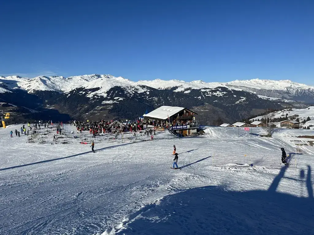 Leo's Snackbar_Obersaxen_slider_image_2