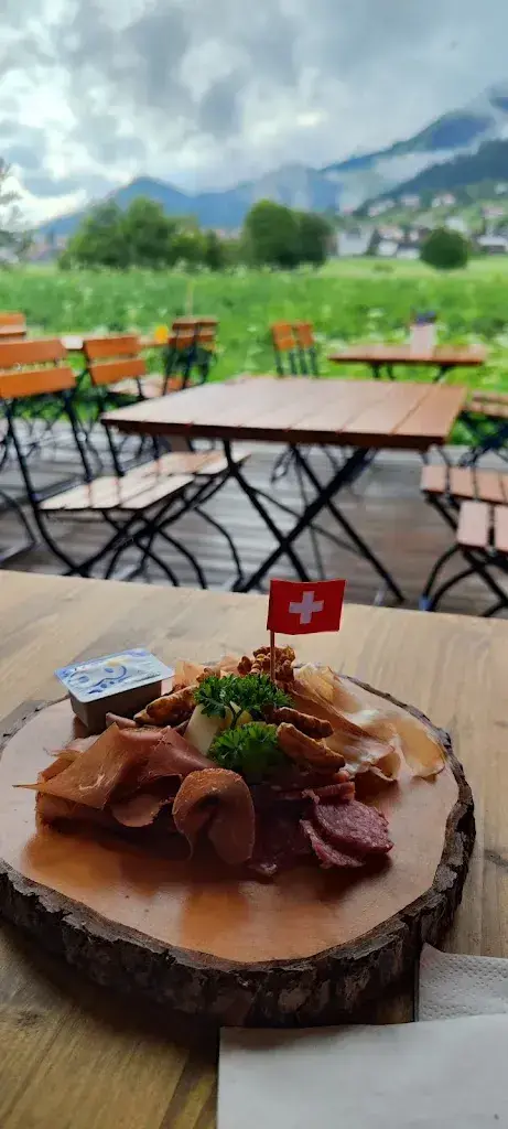 Veronika Urbanová_La Famusa Bar_Breil/Brigels_review