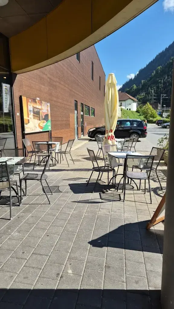 Margaret Gutierrez_bistro / café aschera_Schiers_review