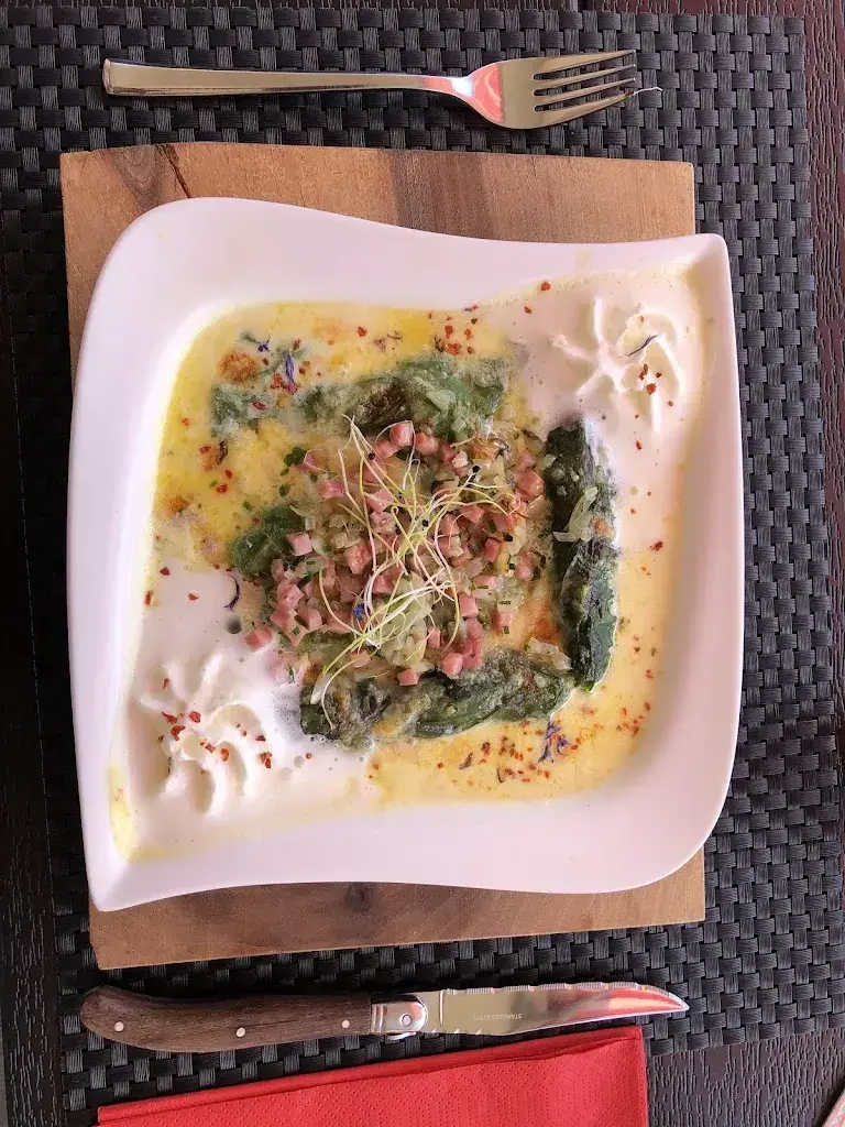 Simon_Restaurant Ustria Miraval_Sumvitg_review