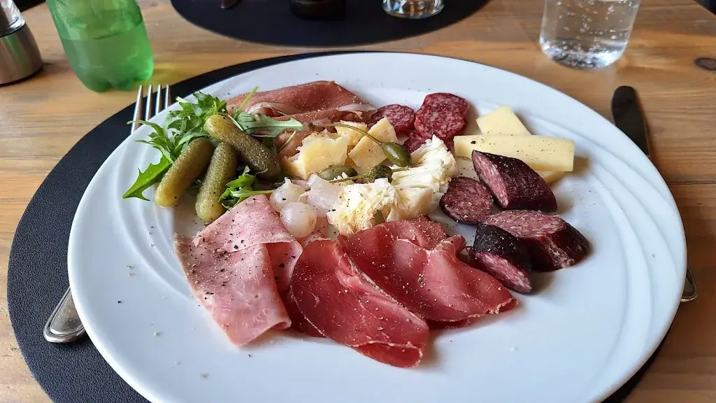 Mario Weber_Restaurant Bar Casa Da Golf_Tujetsch_review