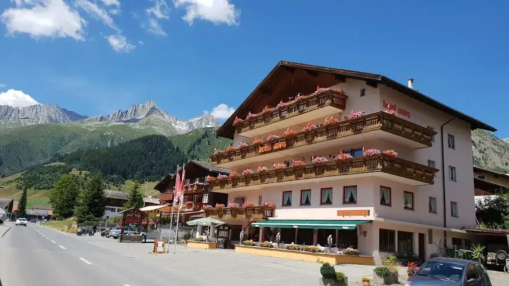 Restaurant Hotel Mira Sedrun_Tujetsch_slider_image_2