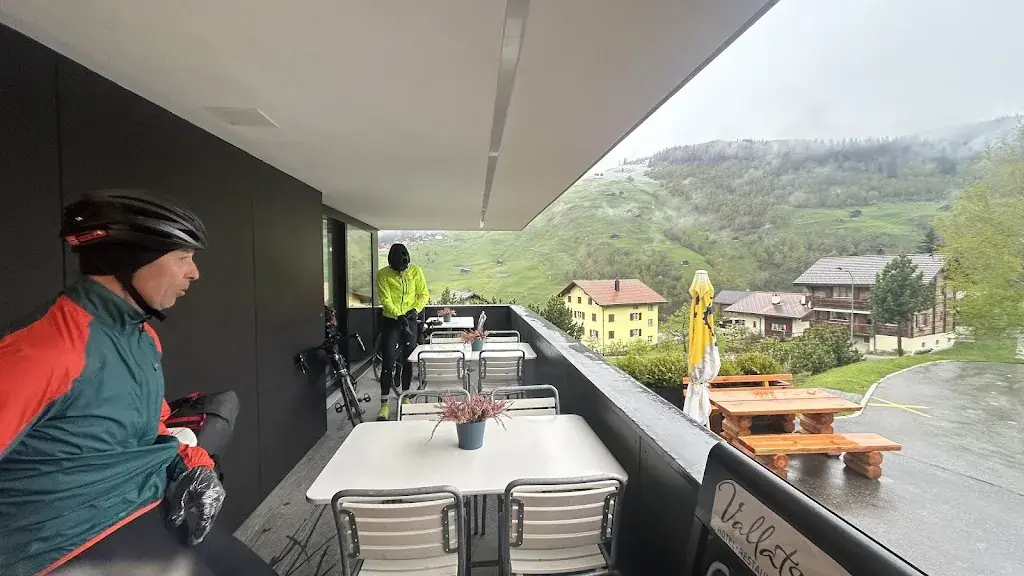 Jarle L. Kristiansen_Vallatscha_Medel_review