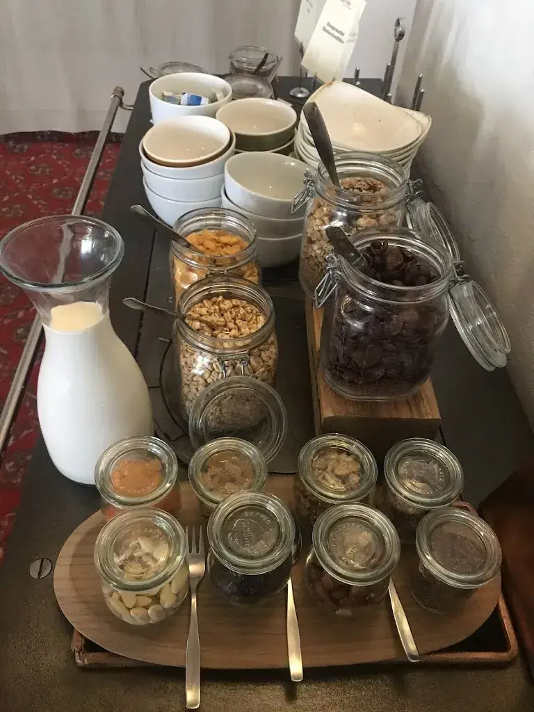 Ronnie Maria_Casa Tödi_Trun_review