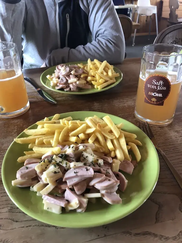 Gipfelhütte Piz Mundaun restaurant in Surcuolm