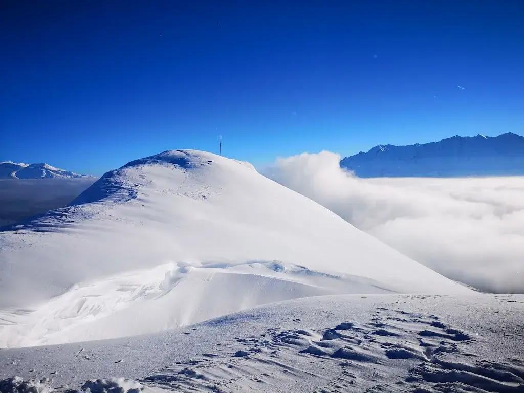 Alois Felder_Gipfelhütte Piz Mundaun_Surcuolm_review