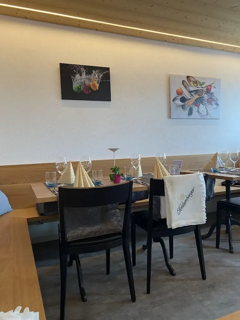 Briis_Hurti_Surcuolm_review