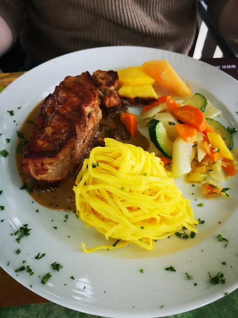 June Srb_Gastwirtschaft Juraweid_Biberstein_review