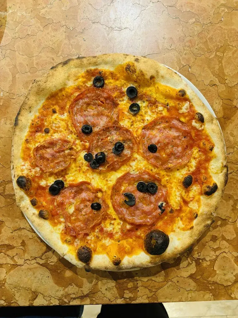 Diluka Gayashan_Restaurant & Pizzeria Fortuna_Tujetsch_review