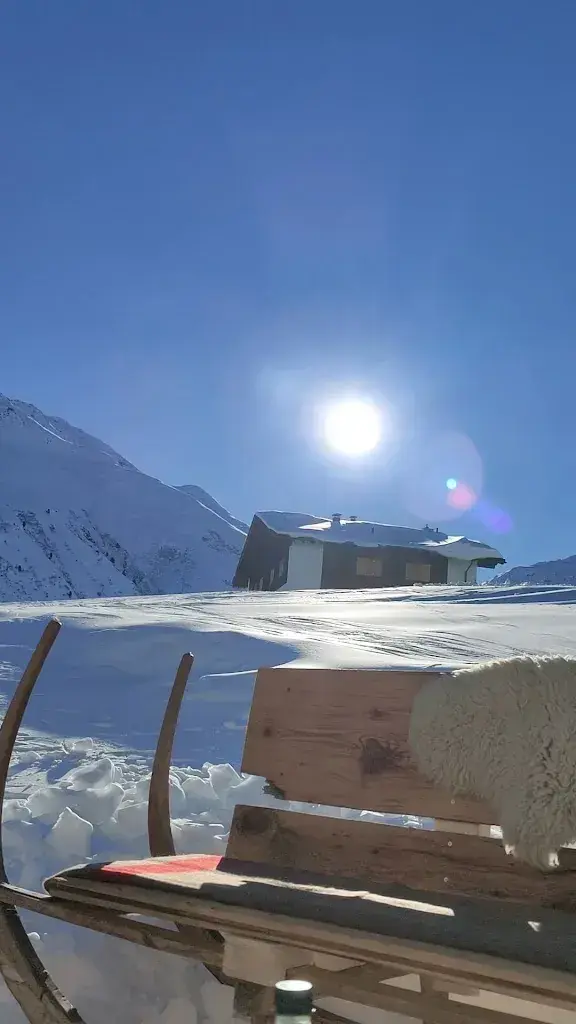 H. Johnson_La Schliusa_Tujetsch_review