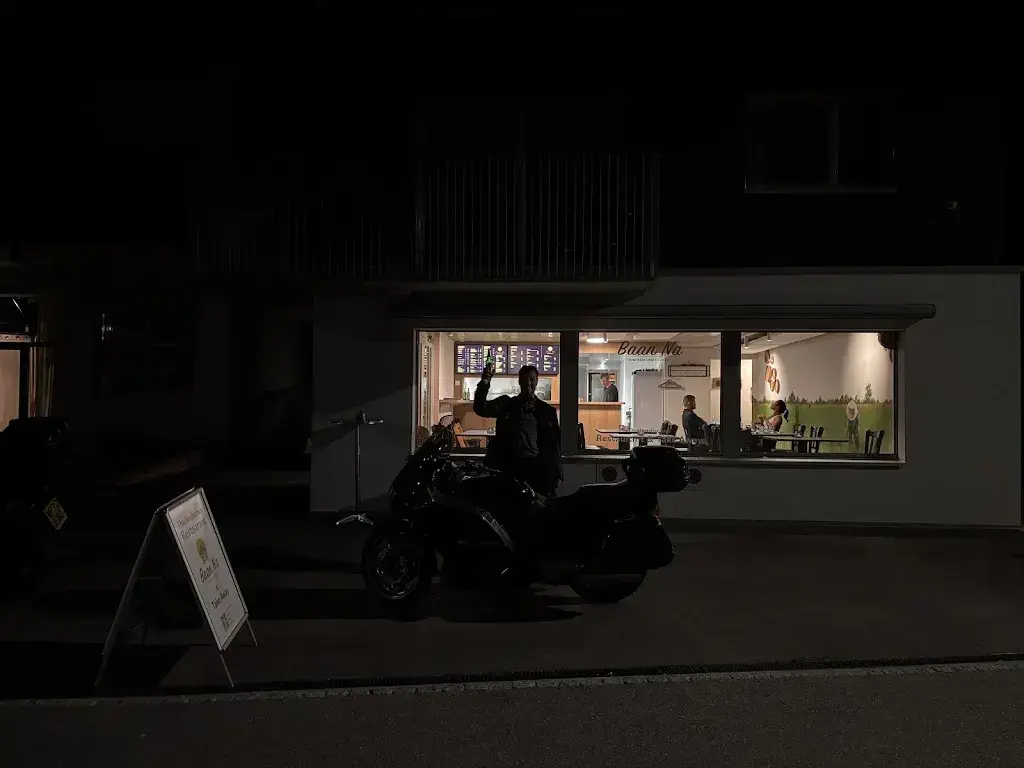 Chris Little_Baan Na Restaurant & Take Away_Tujetsch_review