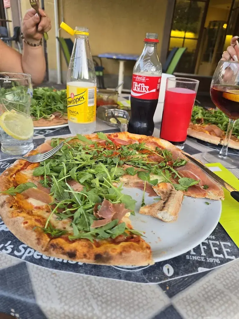 Stojanovic Nebojsa_Restaurant Zentrum Holzofen Pizzeria_Buchs_review