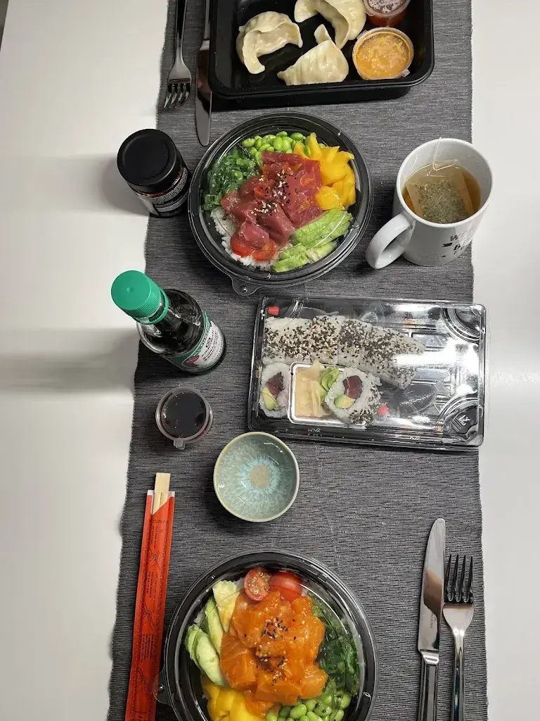 Ana Maria Palacios_SU-MO Sushi, Momos & Curry_Teufenthal_review